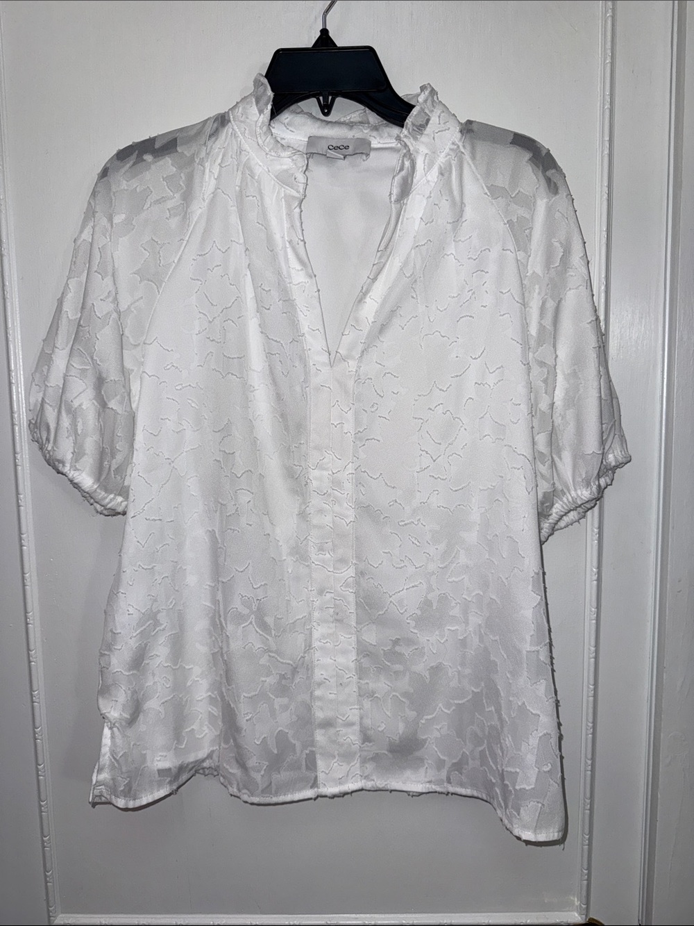 CeCe White Textured Blouse with Ruffle Collar